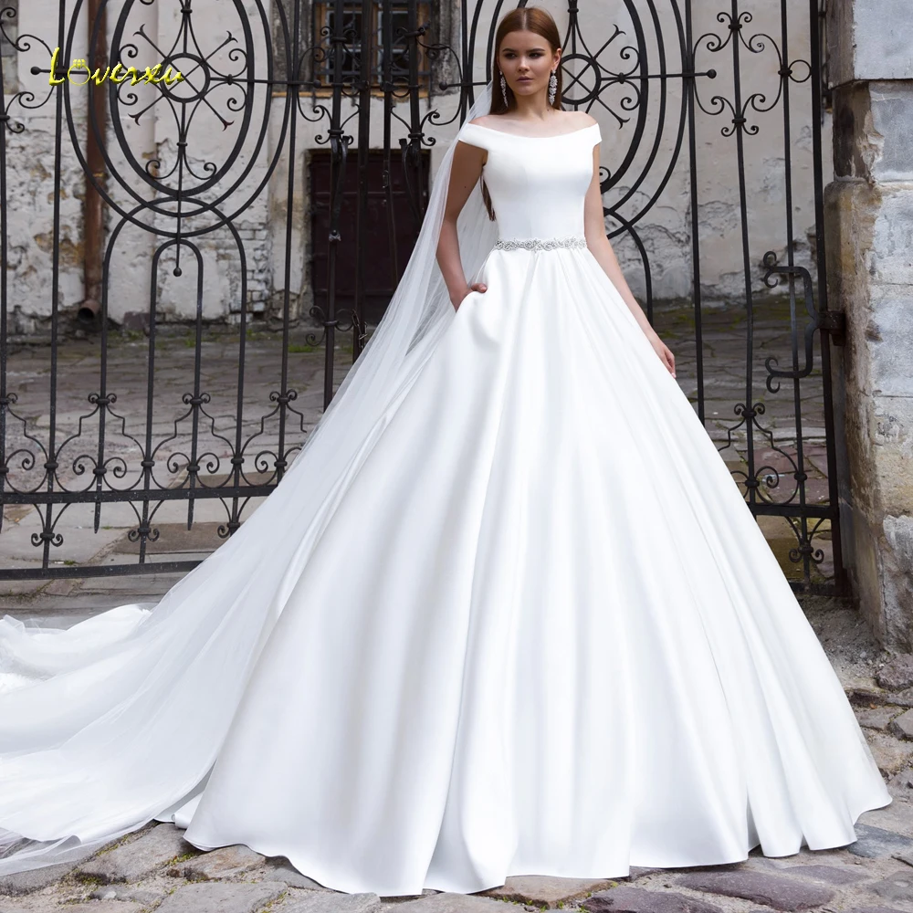 

Loverxu Simple Boat Neck Ball Gown Wedding Dresses 2019 Sashes Beaded Chapel Train Matte Satin Vintage Bridal Gowns Plus Size