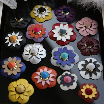 

Rhinestone Beaded Brooch Flower Patch for Clothing Sewing on Beading Applique Jackets Shoes Bags DIY Apparel Decoration Patches