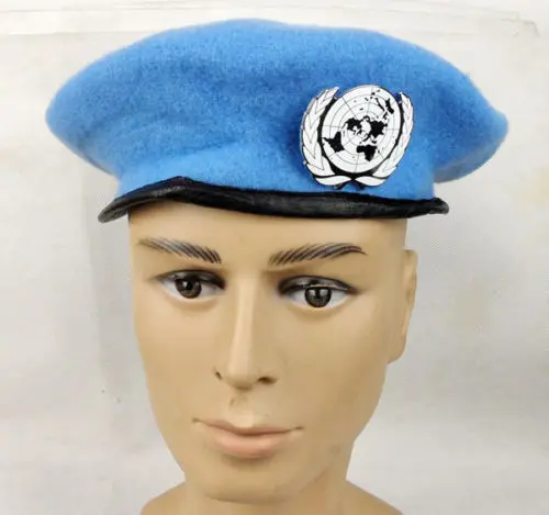 

UNITED NATIONS PEACEKEEPING FORCES MILITARY SPECIAL FORCES WOOL BERET HAT WITH METAL BADGE SIZE L