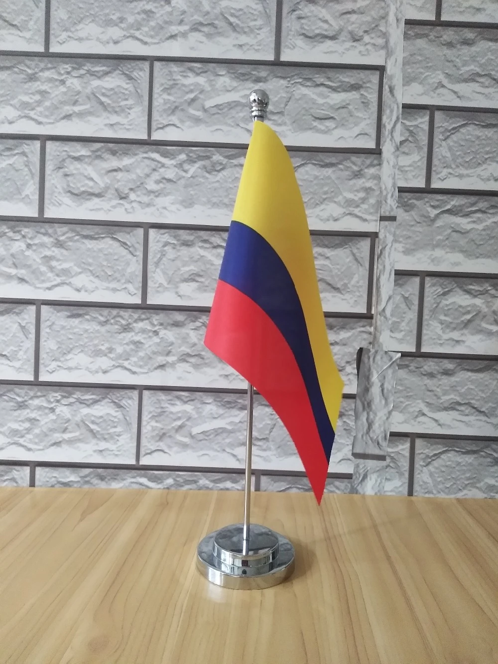 Colombia Table Flag