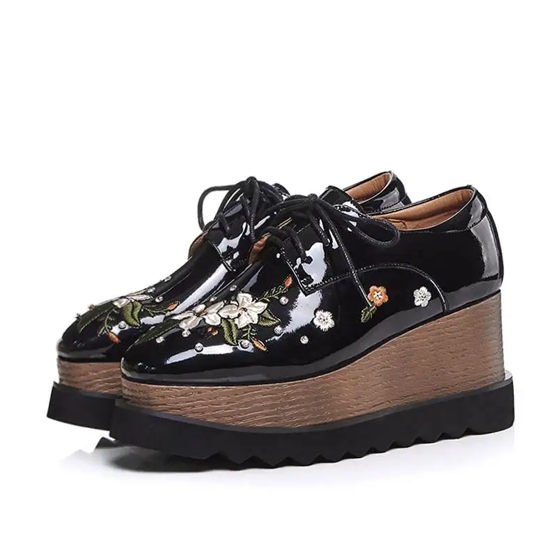 Krazing pot/ г.; Туфли-оксфорды из натуральной кожи с круглым носком, на шнуровке, с вышитыми цветами, на плоской платформе в восточном стиле; модная Уличная обувь; L23 - Цвет: Черный
