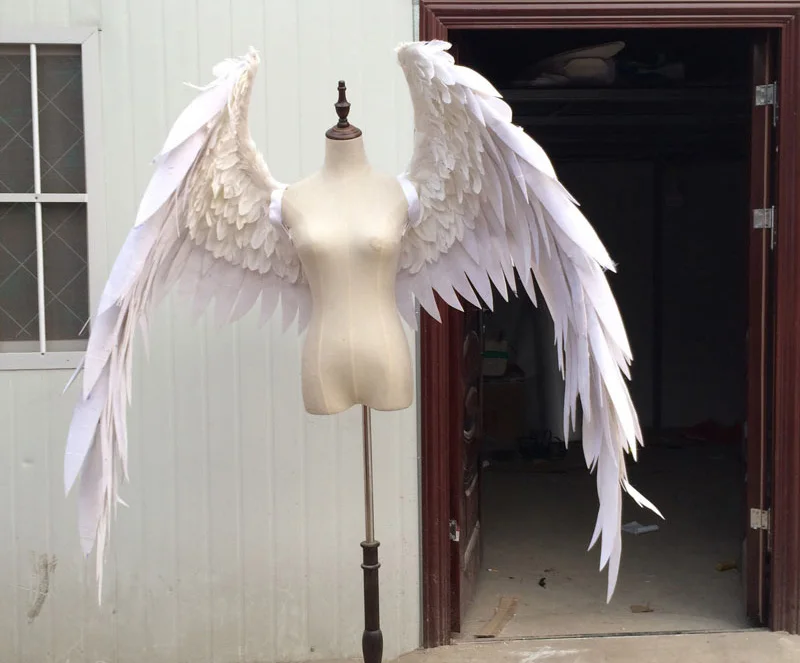 Costumed-beautiful-white-red-cartoon-feather-angel-wings-for-Fashion-show-Displays-wedding-shooting-props-Cosplay