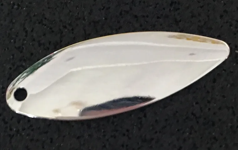 

Fishing Spoon willow leaf blades Lure Accessories Spinner size:42mm*15mm2.5g thetemptation to strengthen to the fish 10pcs/lot