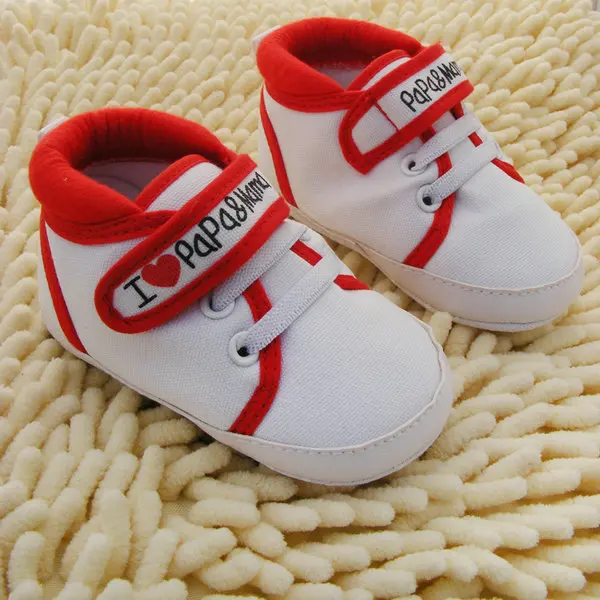 Новая разноцветная красивая детская обувь I Love PaPa& MaMa с буквенным принтом мягкая обувь в форме сердца 0-18 м для новорожденных Удобная - Цвет: Красный