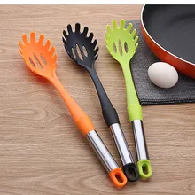 Cuillère à pâtes à nouilles pratique en Silicone, cuillère à pâtes, passoire à pâtes, louche à Spaghetti, cuillère à fente, Gadget en Nylon KX 199 1 pièce