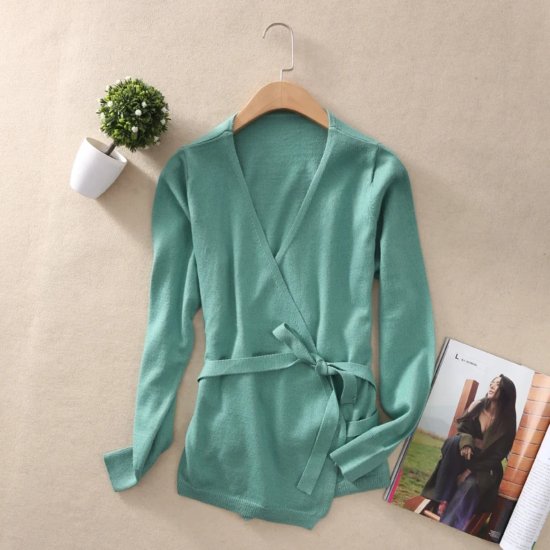 

Spring NEW V - thin Wool Cardigan short section with knitted Cardigan women outside the ride long sleeves Sweater Slim jackets