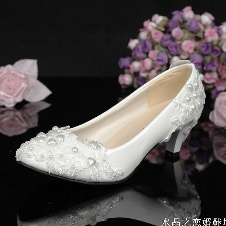 White bride and bridesmaids party shoes lace pearl single shoes wedding shoes pumps