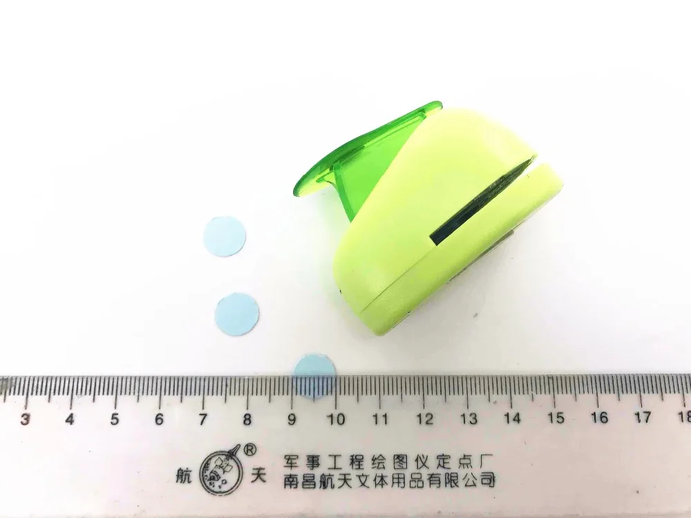 circle 1.0cm-2 