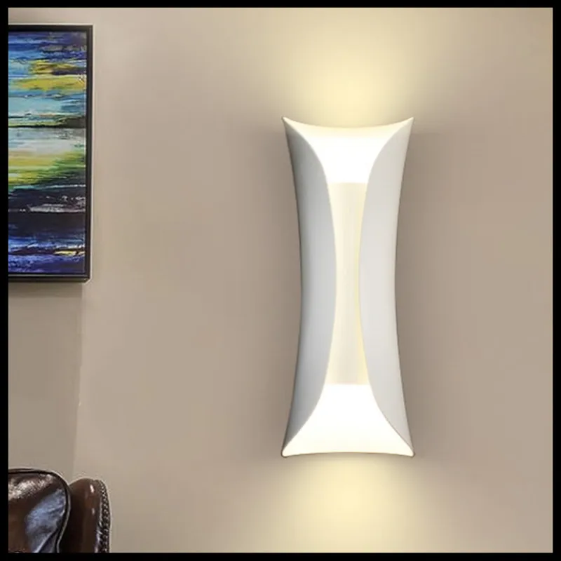 

Nordic post-modern wrought iron wall lamp simple European living room wall bedroom bedside aisle led waist wall lamp