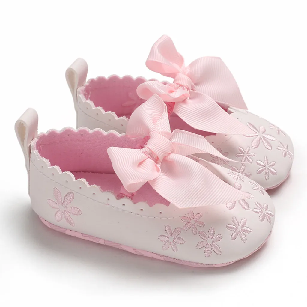 Детская обувь для малышей младенцев; обувь для малышей; обувь для девочек с мягкой подошвой и бантом; тонкие туфли с эластичной лентой и вышивкой; обувь с бантом для новорожденных