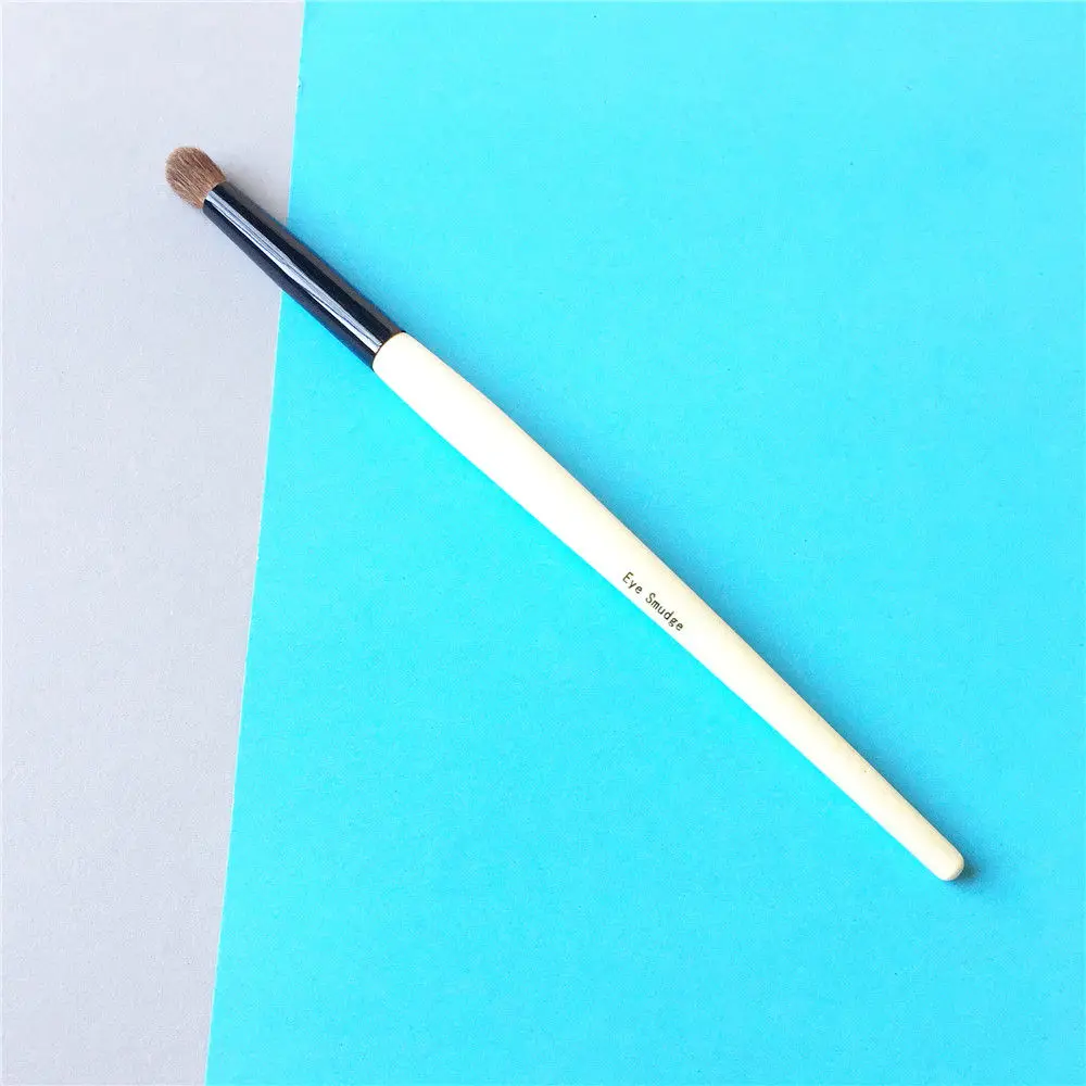 Bobbi Brown Eye Smudge Brush _ 8