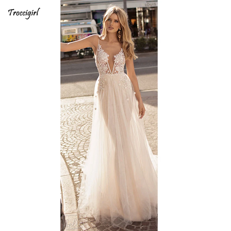 

Boho Wedding Dresses Appliqued with Lace V Neck Beach Wedding Gown Spaghetti Strap Backless Free Shipping Bridal Gown 2019
