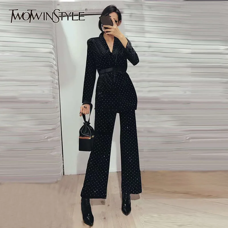 

TWOTWINSTYLE Polka Dot Womens Suit Two Piece Set Long Sleeve Pockets Blazer Coat High Waist Zipper Shorts 2019 Autumn Clothing