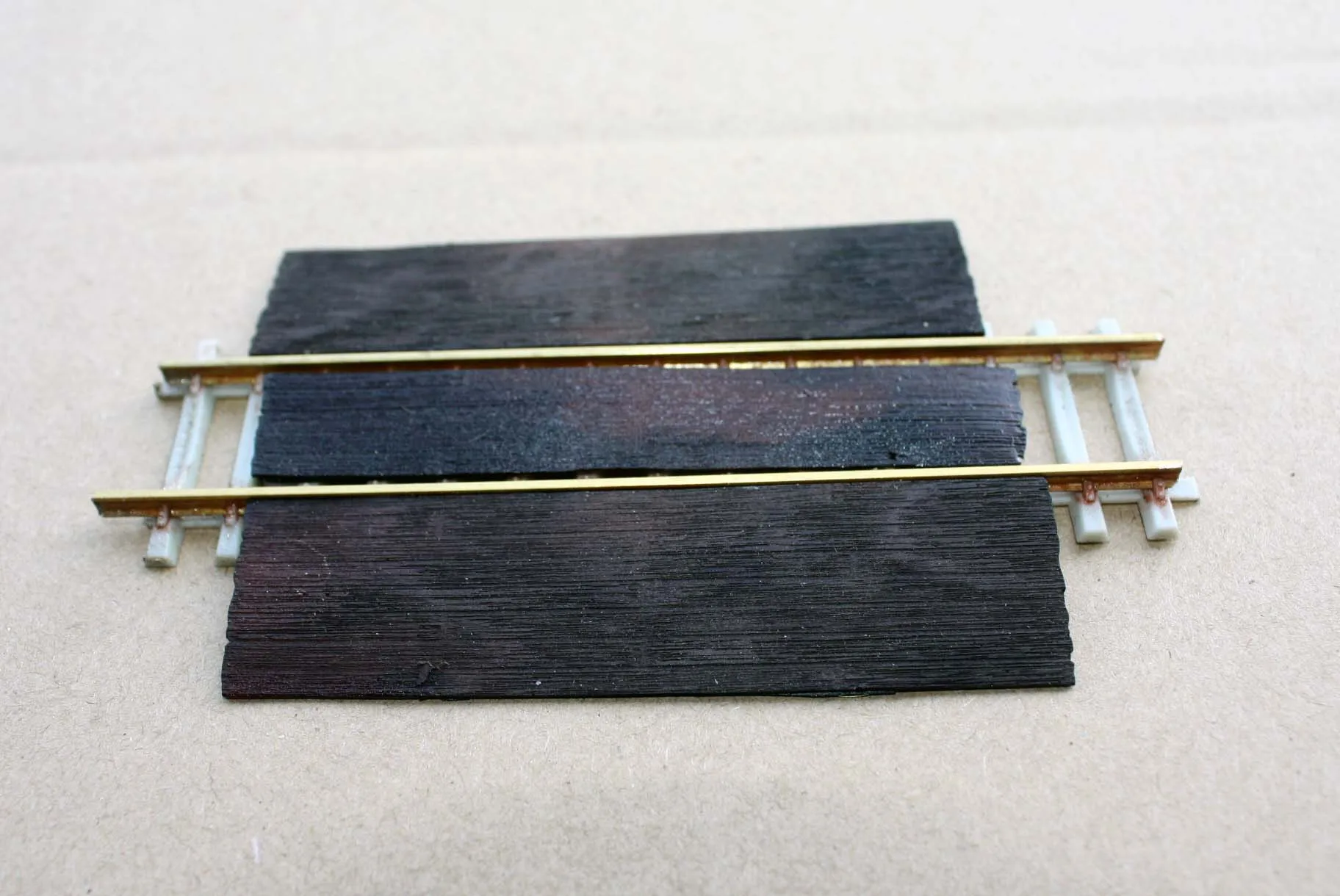 HO 187 scale railroad crossing board for architectural train model