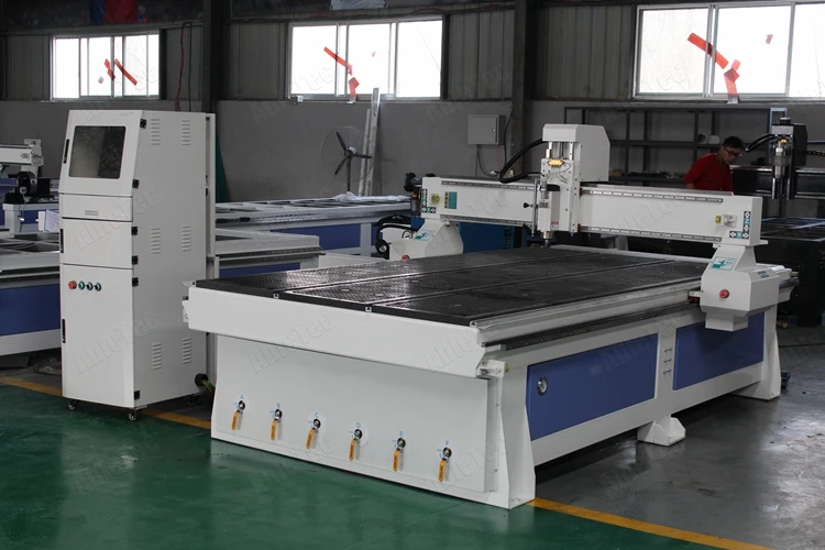 Китай высокое качество древесины cnc маршрутизатор гравировки/Контроллер NC