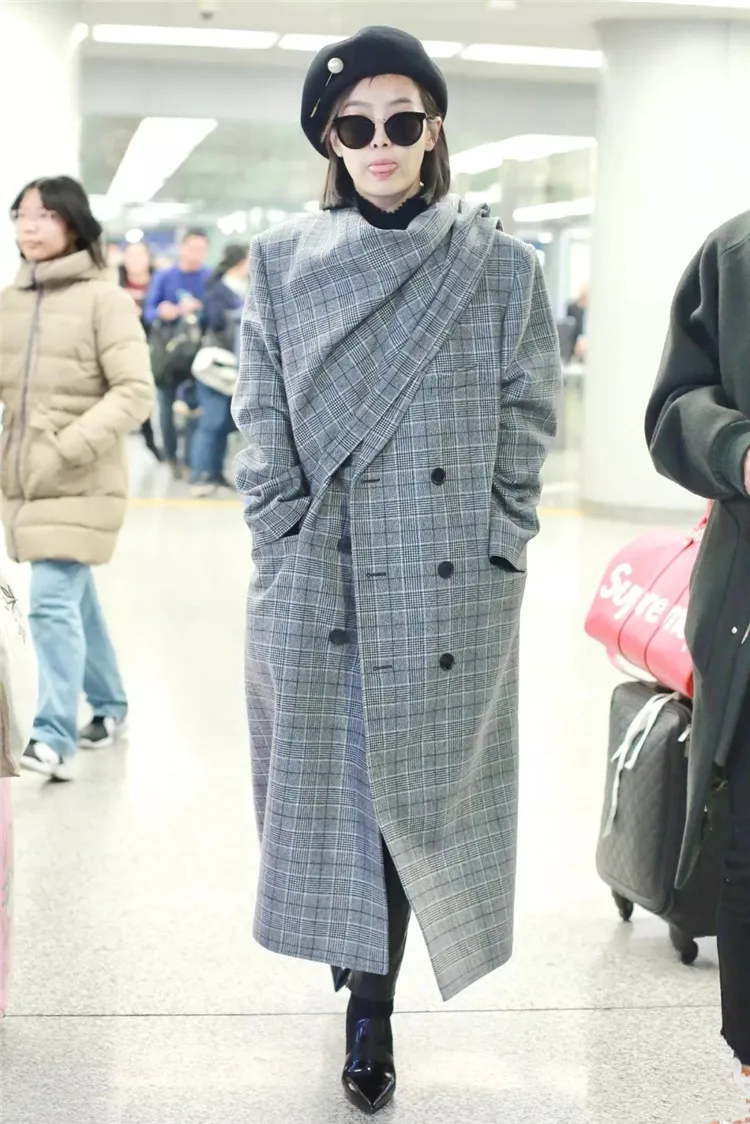 

Women Wool Double Breasted Overcoat Star Style Long Loose Irregular Warm Outerwear With Scarf Hight Quality Plaid Jacket 2019