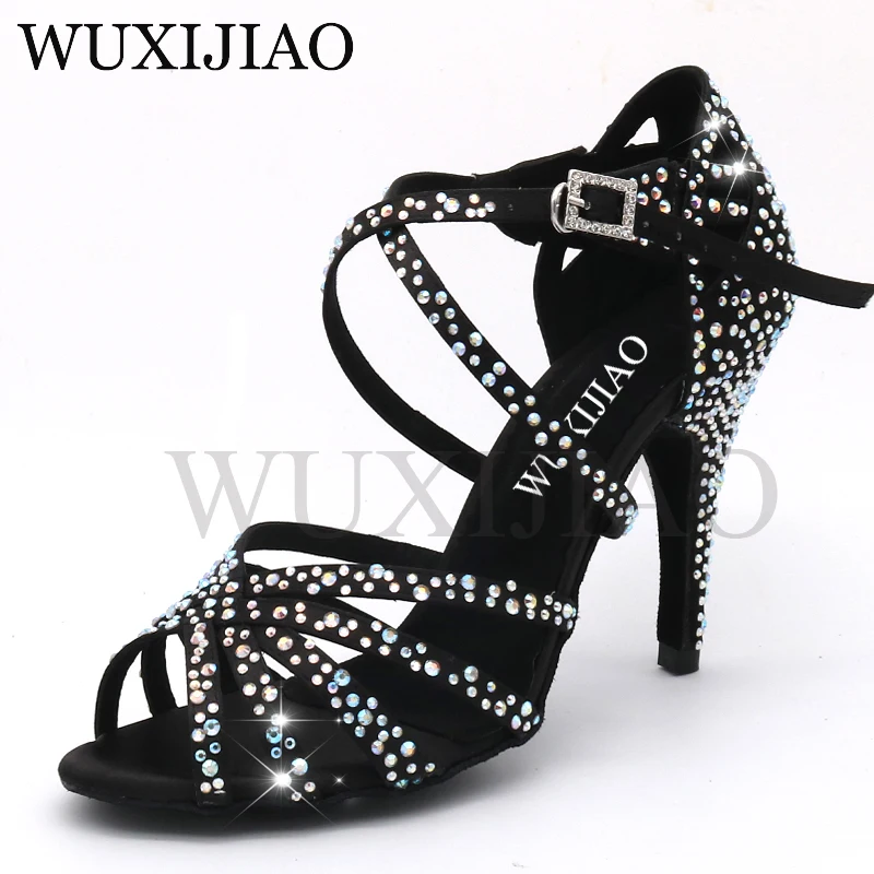 online WUXIJIAO Novo preto de Cetim Sapatos de Dança Latina Mulheres Sapatos de Dança de Salsa Strass Para Mulher Sapatos de Dança de Salão salto 5 cm 10 cm