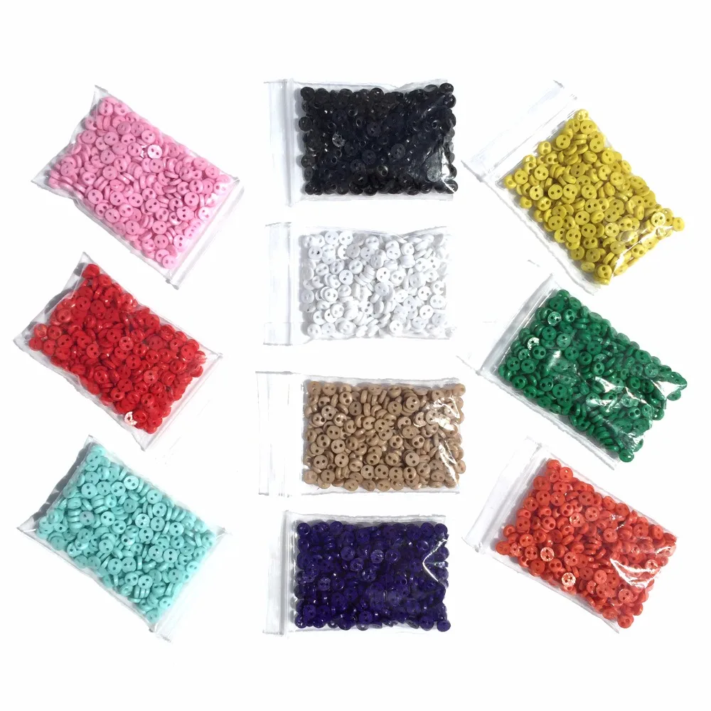 

(pack of 200) Novelty plastic 4mm round mini buttons
