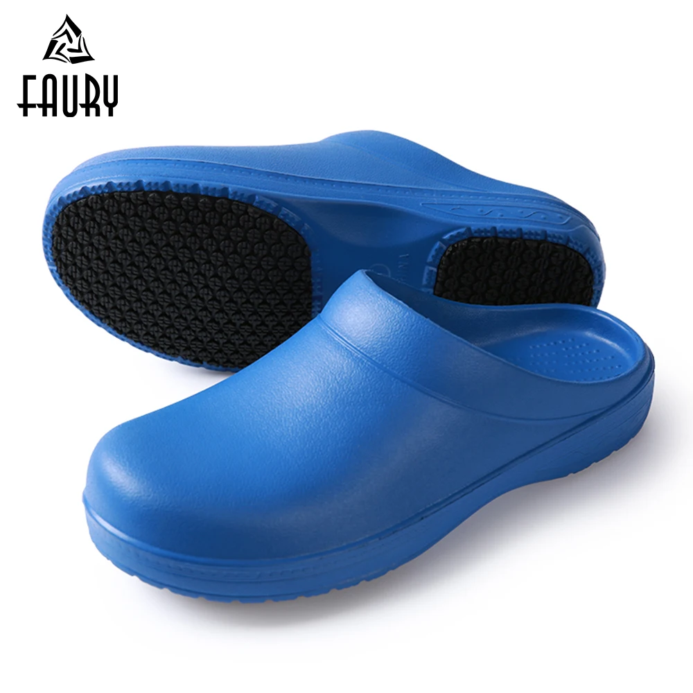 Закрытые резиновые тапочки. Тапочки с дырочками резиновые. Тапки резиновые женские. Crocs летние женские aqua. Тапочки резиновые.