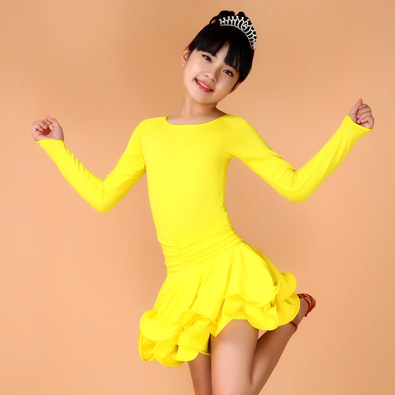 Фотосессия в желтом цвете. Вальс костюмы для детей. Девушка в золотом платье. Танцы желтый. Костюмы для танца для девочек желтый.