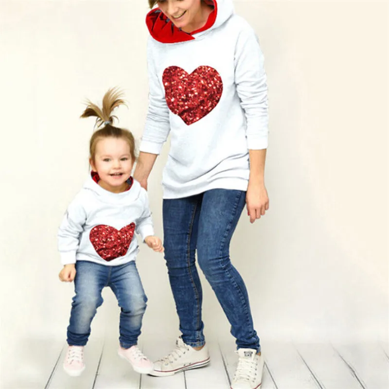 

Mother Daughter Hoodie Sweatshirt Family Matching Clothes Autumn Women Kids Girl Sequins Love Heart Pattern Hooded Sweatshirt