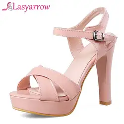Lasyarrow обувь Для женщин ночной клуб Лакированная кожа на высоком каблуке пикантные сандалии толстый каблук обувь на платформе с открытым