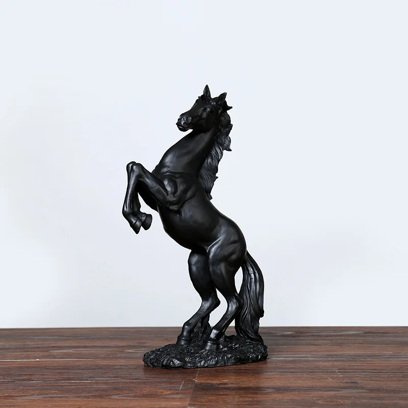 Accesorios de decoración del hogar de la estatua del caballo de la artesanía de la resina adornos de la estatua y la escultura de la ventana de regalo decoración de los adornos del caballo