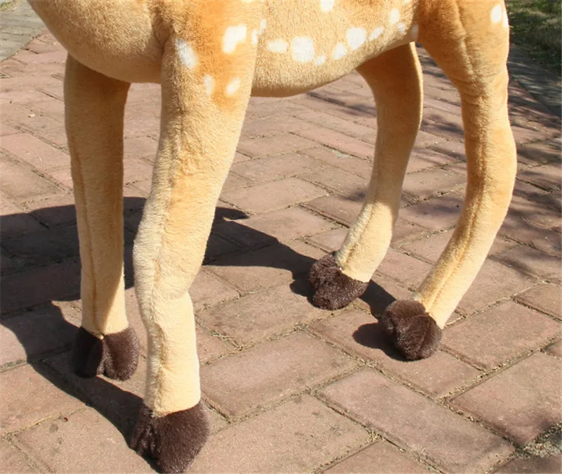 simulated animals deer toy10