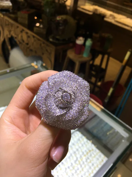 

Ladies rose brooch brooch styles fashion elegant hand micro insert manufacturers selling jewelry wholesale