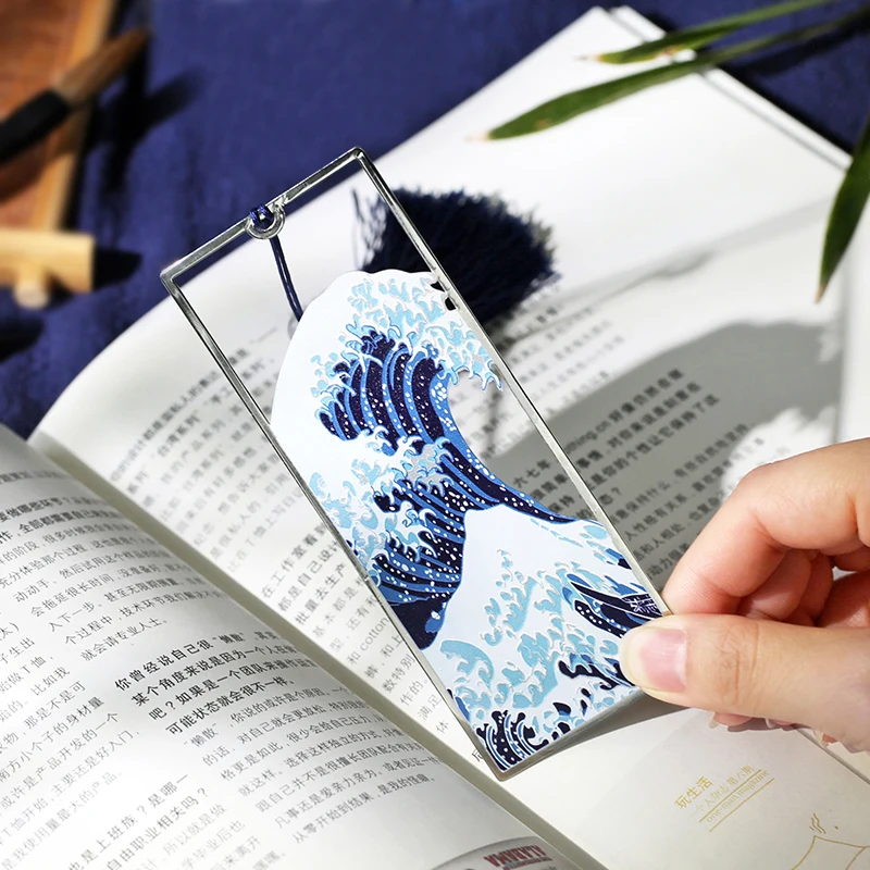 

Japanese Ukiyo-e The Great Wave Off Kanagawa Bookmark Creative Metal Bookmark National Treasure 1PCS