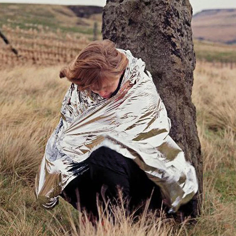 New-Outdoor-Waterproof-Emergency-Survival-Rescue-Blanket-Foil-Thermal-Space-First-Aid-Sliver-Rescue-Curtain-Military (2)