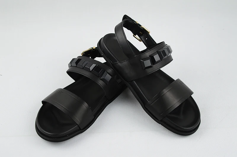 Г. летняя обувь на плоской подошве мужские римские сандалии из натуральной кожи модные мужские сандалии в стиле ретро черные дышащие пляжные сандалии с заклепками
