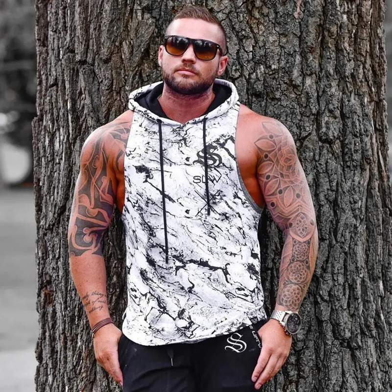 Ceny Nowi mężczyźni tank topy dla kulturystów siłownie Fitness trening bezrękawnik z kapturem mężczyzna dorywczo kamuflaż kamizelka z kapturem mężczyzna odzież moro