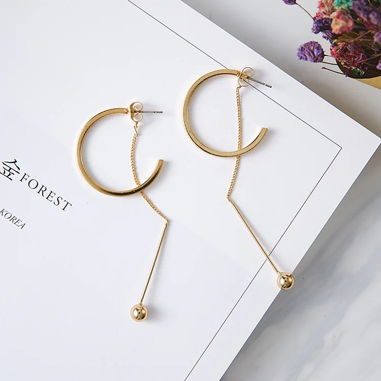 

Simple Design Of Curved Metal Ball Pendant Earrings