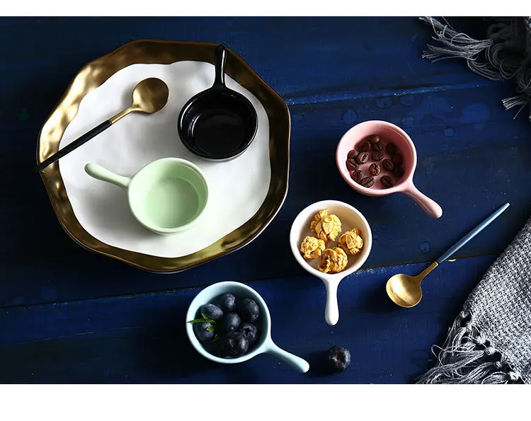 

1PC 40ml Ceramics Sauce Dish With Handle Saucer Tableware Creative Seasoning Dishes Small Plate Vinegar Sauce Gravy Boats MF 030