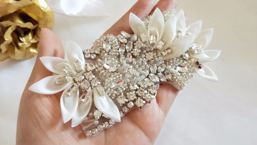 

Rhinestone Crystal Applique With 3D Chiffon Leaves For Bridal Accessories Wedding Dress Sash Haute Couture Costume Embellishment