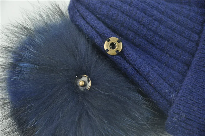 Bonnet double pompons
