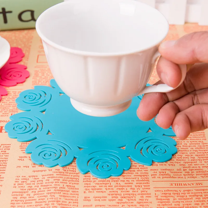 

1PC Kitchen Coasters Mats Kitchen Tool Silicone Insulation Pads for Kitchen Rose Coasters Against Hot Mat