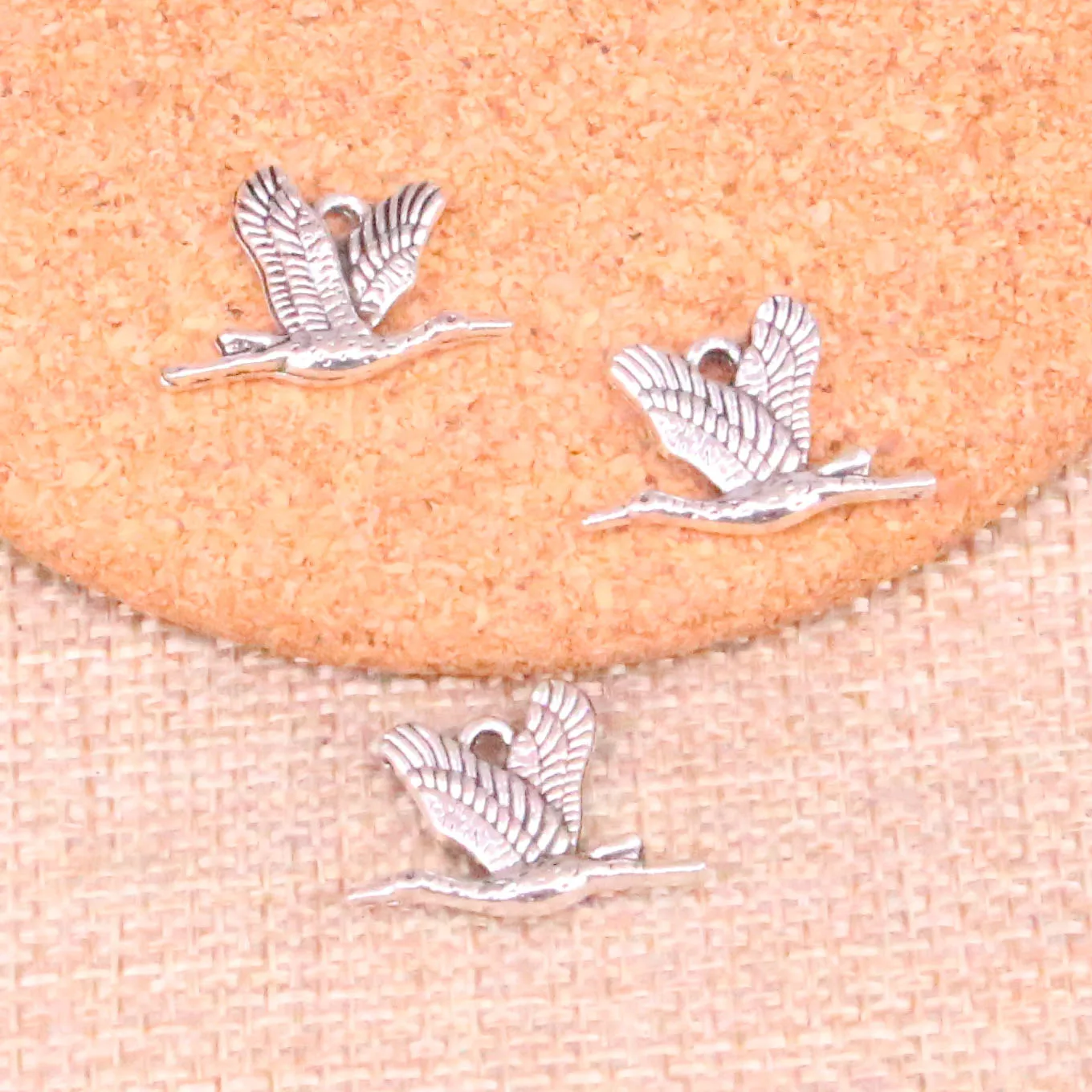 20pcs Tibetan Silver Plated Bird Seagull Charms Pendants For Jewelry 