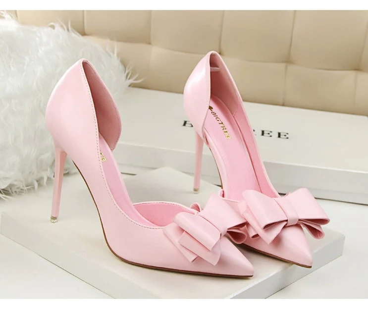 LAKESHI/женские туфли-лодочки; выразительная обувь на высоком каблуке; женская обувь с милым бантом; женская обувь на каблуке с острым носком; женские туфли-лодочки с вырезами сбоку