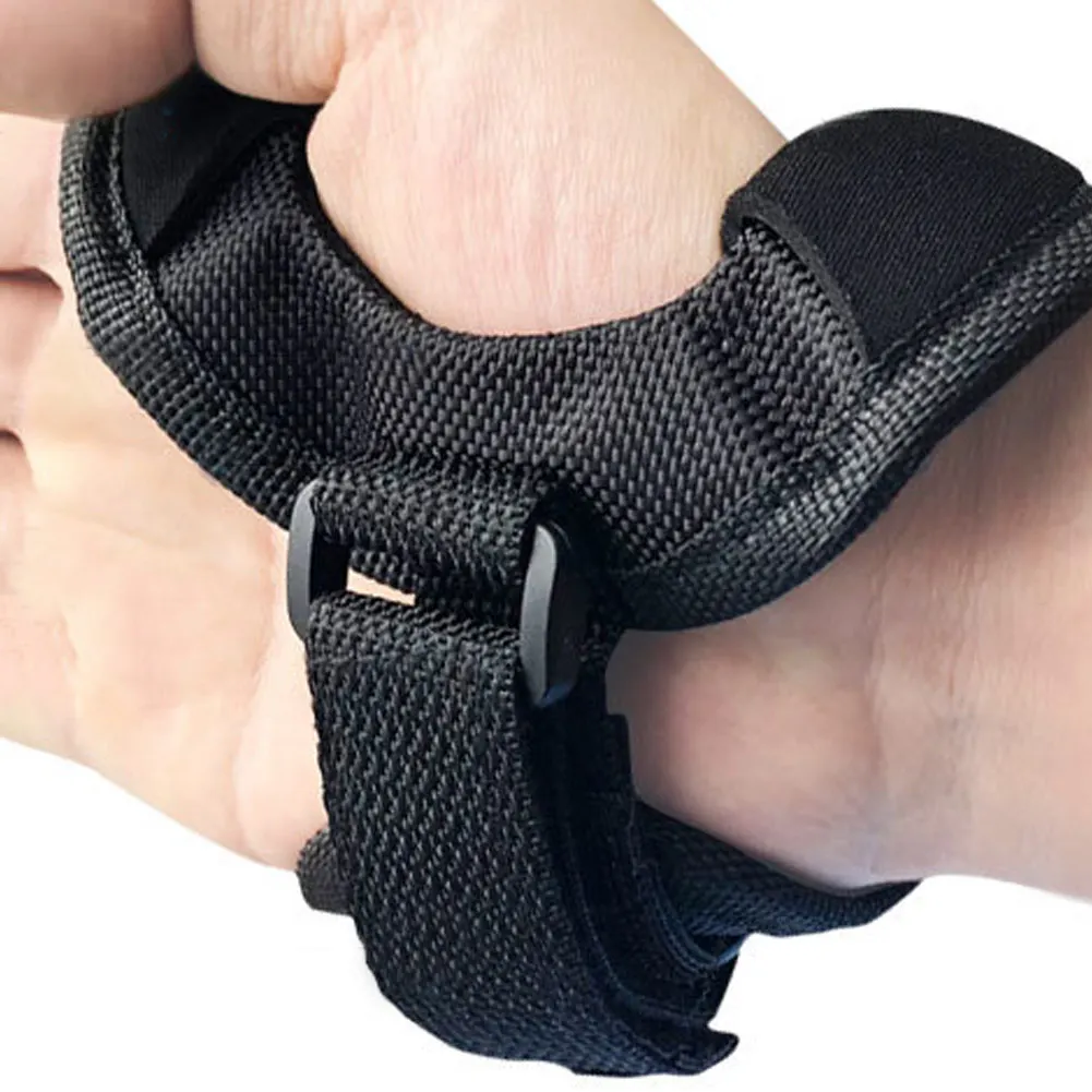 

18-38 MM Diving Gloves Underwater Scuba Diving Dive LED Torch Flashlight Holder Soft Black Hand Arm Mount Wrist Strap Glove