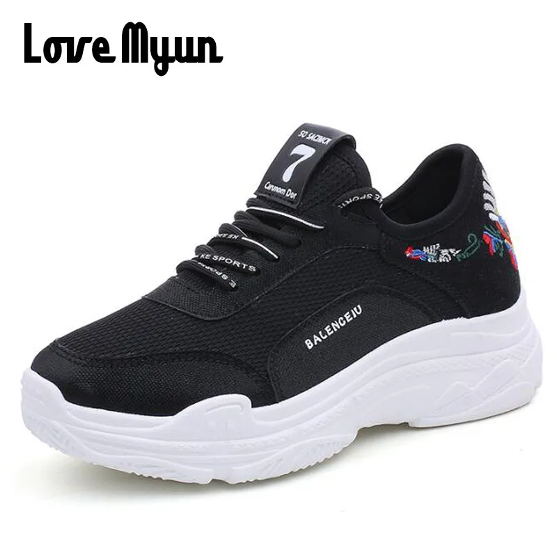 

2018 New White black air mesh Platform Casual Woman Shoes Sneaker Breathable Female Canvas Shoes Women Flats KK-58