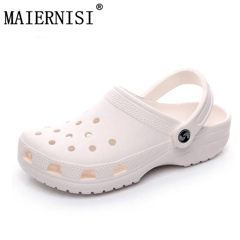 

2018 Men Sandals Summer Slippers Shoes Croc fashion beach Sandals Casual Flat Slip On Flip Flops Men Hollow Shoes
