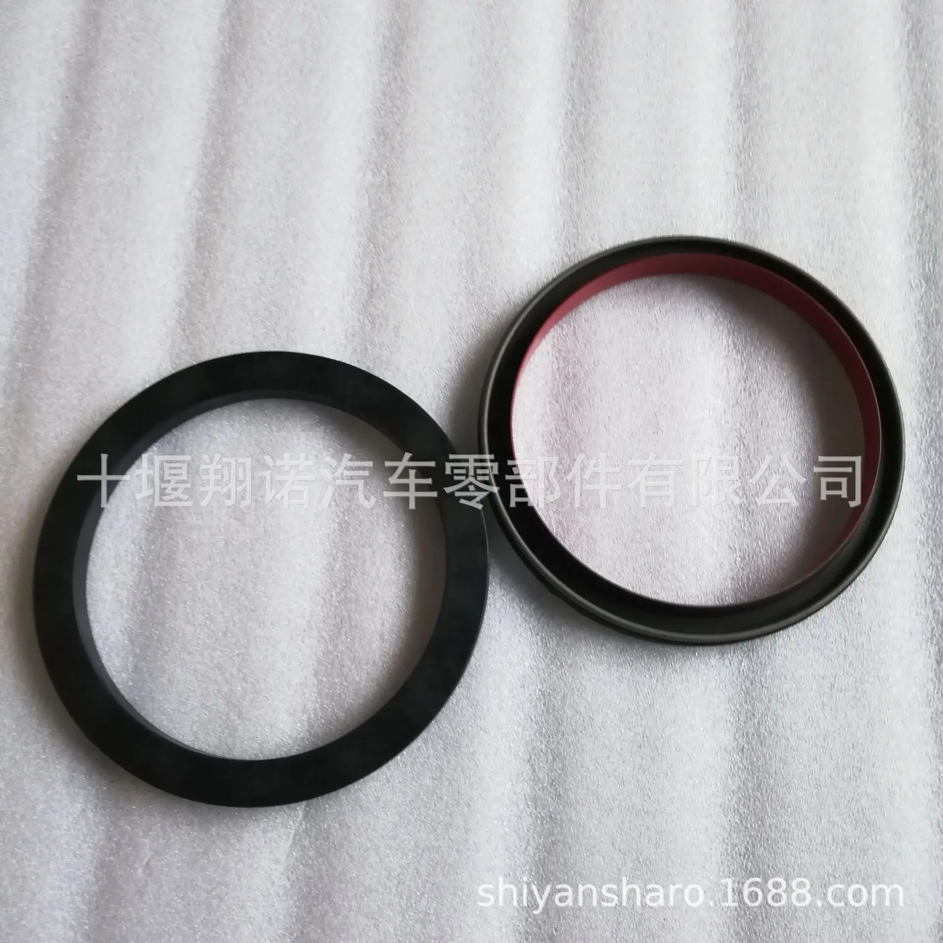 

Suitable for Cummins ISX15 engine crankshaft front and rear oil seal 4965569