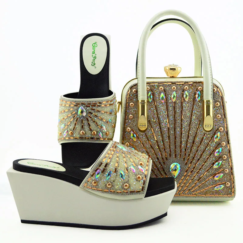 Новейший стиль; белые туфли и сумочка в комплекте; Итальянские женские вечерние туфли и сумочка в нигерийском стиле; комплект из женской обуви и сумочки в итальянском стиле