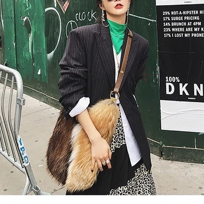 

Faux Fur Shoulder Bag New Large Capacity Leisure Bag for Women Winter And Autumn Contracted Joker Cute Solid Female Bag Round
