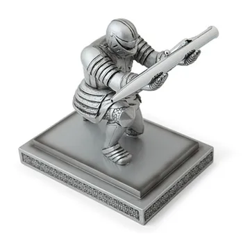 

European Style Executive Officer Knight Resin Pen Stand Craftwork Creative Decoration Office Desktop Decoration Pen Holder X1566