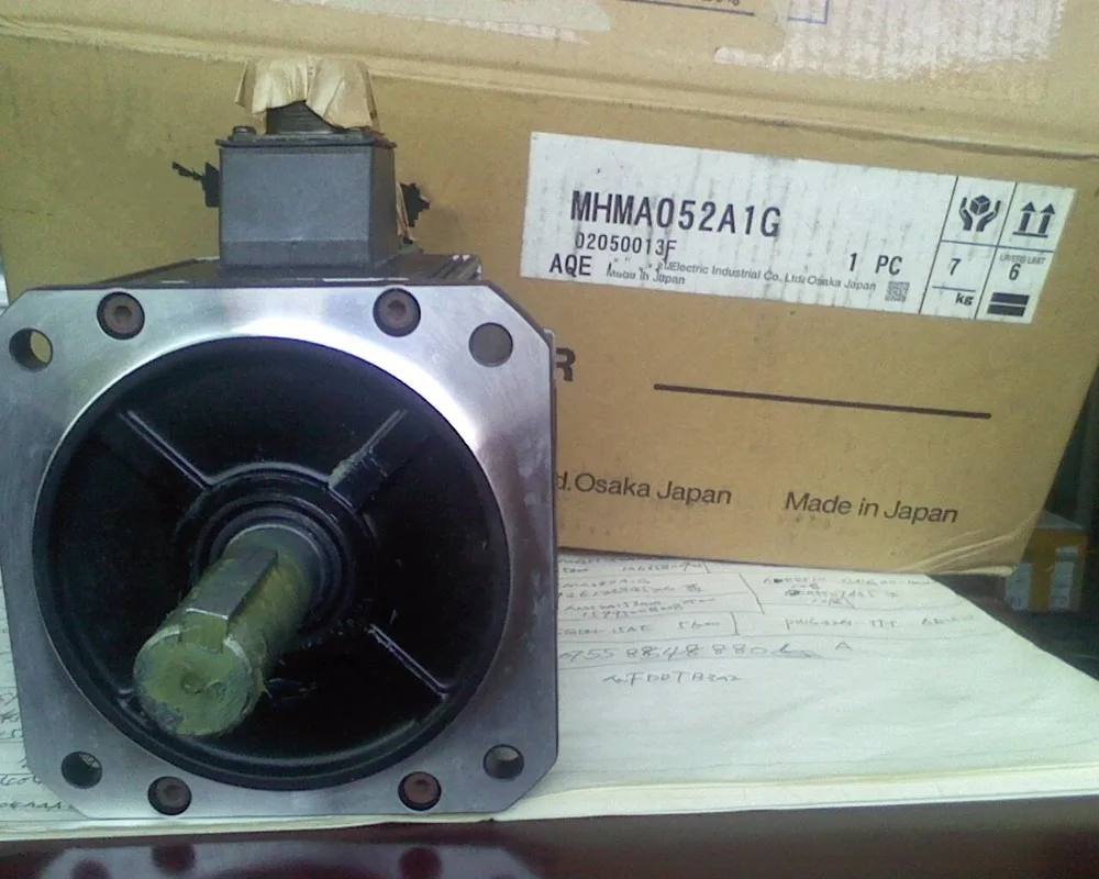 И серводвигатель переменного тока MHMA052A1G