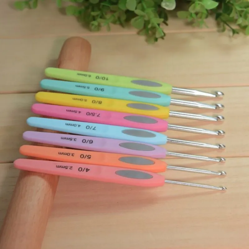 Набор из 8 цветных алюминиевых вязальных изделий с пластиковой ручкой для рукоделия, рукоделия, шитья, вязания крючком, шитья, ручного инструмента, игла