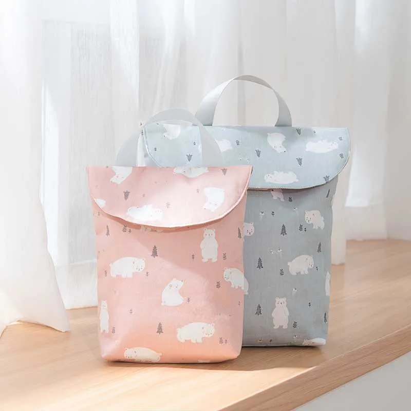 

1PC Polyester Diaper Bag Fashion Print Mommy Tote Bag Baby Diapering Wet Dry One Pocket Cloth Handle Wetbag Wickeltasche 2 Size